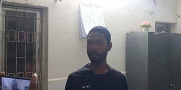 নড়াইল সদর উপজেলায় নির্বাচনী পোষ্টাল ছিড়ে ফেলে মারপিটের অভিযোগ।