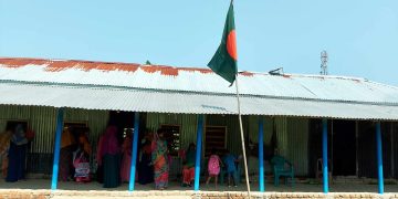 প্রতিপক্ষকে ফাঁসাতে সম্মেলনী প্রি- ক্যাডেট স্কুলে পেট্রোল দেওয়ার অভিযোগ।