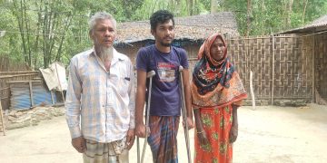 চেয়েছিলেন হাল ধরতে, এখন পরিবারের বোঝা।