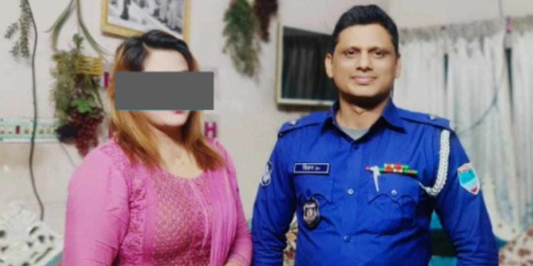 বিয়ের প্রলোভন দেখিয়ে শারীরিক সম্পর্ক, মোংলা থানার ওসি (তদন্ত) ক্লোজড।