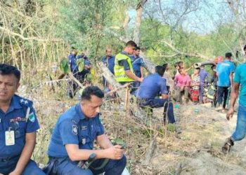 সুন্দরবনের আগুন নিয়ন্ত্রণে,আগুন লাগার কারণ জানতে বন বিভাগে ৩ সদস্যবিশিষ্ট তদন্ত কমিটি গঠন।