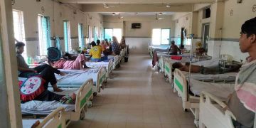 পাঁচবিবিতে বিদ্যুৎ না থাকায় হাসপাতালের ভর্তির রোগীদের চরম ভোগান্তি। 