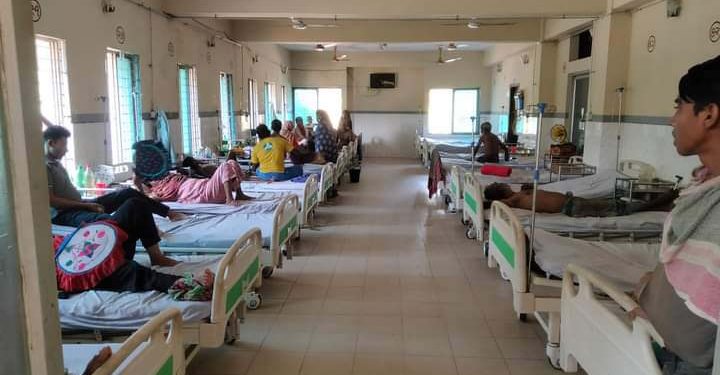 পাঁচবিবিতে বিদ্যুৎ না থাকায় হাসপাতালের ভর্তির রোগীদের চরম ভোগান্তি।