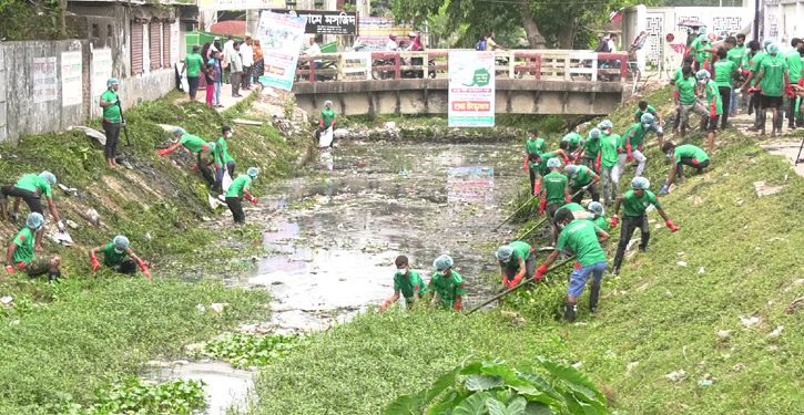 রংপুরে শ্যামাসুন্দরীকে পরিচ্ছন্নতায় বিডি ক্লিন।