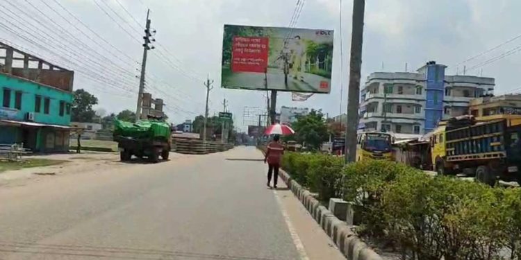 অতিষ্ঠ গরম সাথে লোডশেডিং তবু খুলনায় বৃষ্টির কোনো দেখা নাই!