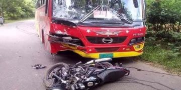 বাগেরহাটে যাত্রীবাহী বাস ও মোটরসাইকেলের মুখোমুখি সংঘর্ষে নিহত ২ গুরুতর আহত ১ 