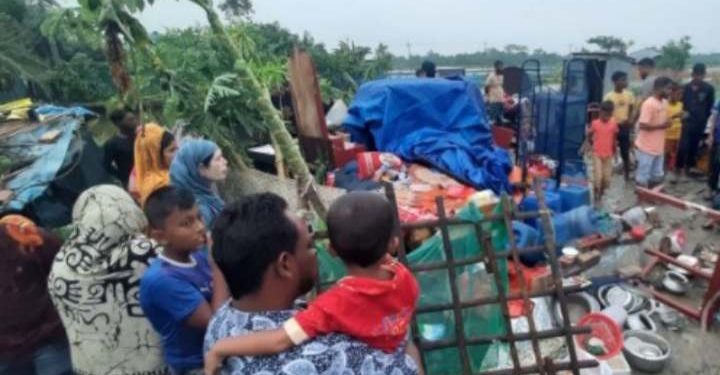 উপকূলীয় মানুষদের ক্ষত শুকাতে না শুকাতে আবারো টর্নেডোর কবলে ক্ষতিগ্রস্ত !