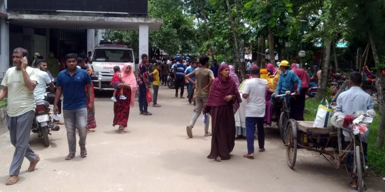 বাগেরহাটে পরিবহনের ধাক্কায় বিদ্যালয়ের অফিস সহকারী নিহত।