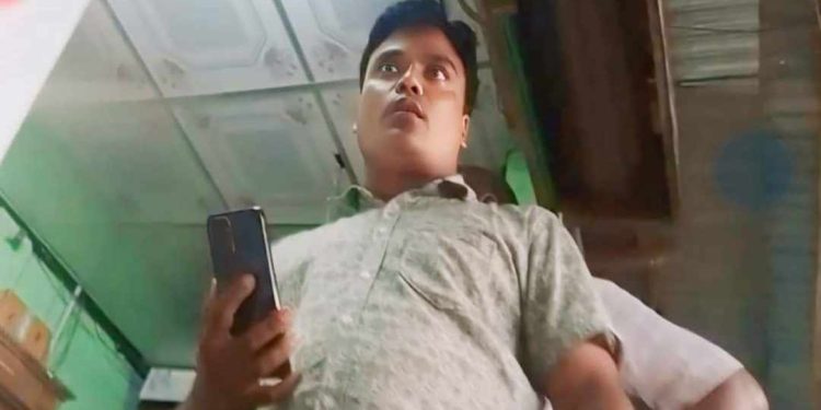 জামালপুরে যুবলীগ নেতার হামলার শিকার সাংবাদিক ।