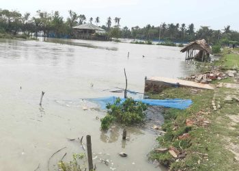 রামপালে সরকারি ৩ খালে মাছ চাষ অভিযোগ করেও মিলছেনা প্রতিকার।