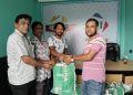 কালিহাতীতে সাংবাদিকদের মাঝে ঈদ উপহার বিতরণ।