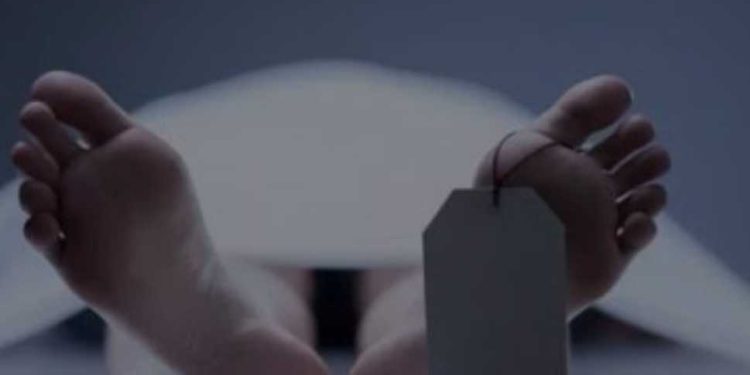 বাগেরহাটের মোরেলগঞ্জে ইটভাটায় পড়ে ছিল ভ্যান শ্রমিকের মরদেহ।