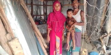 বন্য হাতির আক্রমণে বসতবাড়ি হারিয়ে নিঃস্ব এক পরিবার।