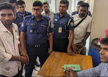 মোংলায় উপজেলা নির্বাচনে প্রশাসনের কাজে বাঁধা দেওয়ায় ১জন কে ৬ মাসের কারাদণ্ড দেন ভ্রাম্যমান আদালত।