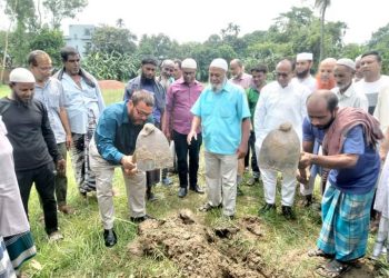 পাঁচবিবি পৌর সরকারি কবরস্থানে হাফেজিয়া মাদ্রাসা ও এতিমখানার ৩য় তলা ভবনের ভিত্তিপ্রস্ত স্থাপনের শুভ উদ্বোধন।