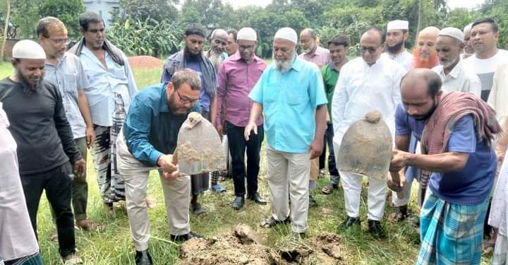 পাঁচবিবি পৌর সরকারি কবরস্থানে হাফেজিয়া মাদ্রাসা ও এতিমখানার ৩য় তলা ভবনের ভিত্তিপ্রস্ত স্থাপনের শুভ উদ্বোধন।