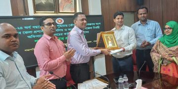 বেড়া উপজেলা নির্বাহী কর্মকর্তার শুদ্ধচার পুরস্কার প্রাপ্তি।