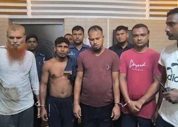 কারাগারের ছাদ ফুটো করে পালিয়ে ফের পুলিশের হাতে ধরা মৃত্যুদণ্ডপ্রাপ্ত চার আসামি ।