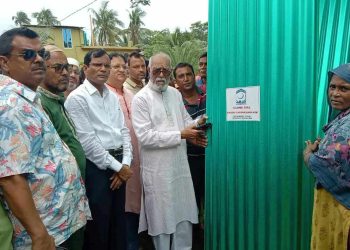 রামপালে ঘূর্ণিঝড় রিমালে ক্ষতিগ্রস্ত পরিবারের মাঝে বিনামূল্যে খাদ্য সামগ্রী ও ঢেউটিন বিতরণ ।