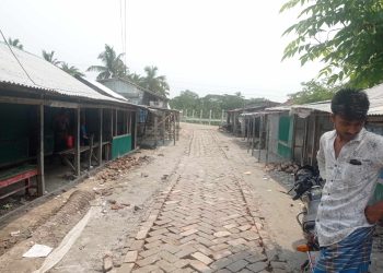 মোঃ জালিনুর হাজরা এর নেতৃত্বে অবহেলিত ১৯০ ফিট রাস্তার কাজ সম্পন্ন।