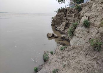 বৃদ্ধি পাচ্ছে যমুনার পানি , ভাঙন আতঙ্কের মধ্যে দিন পার করছে নদী পাড়ের মানুষজন!