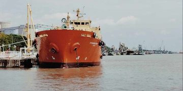 বঙ্গোপসাগরে সৃষ্ট লঘুচা পমোংলা বন্দরকে ৩ নম্বর সতর্ক সংকেত  