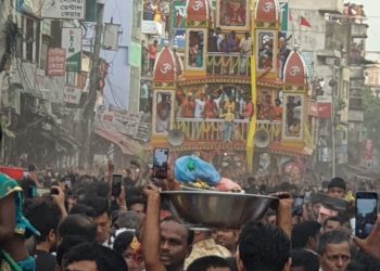 ধামরাইয়ে লাখো ভক্তের উপস্থিতিতে শ্রী শ্রী যশোমাধবের উল্টো রথ।