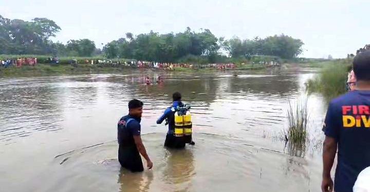 পাঁচবিবিতে নদীতে গোসল করতে নেমে মাদ্রাসা ছাত্র নিখোঁজ।
