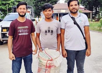 বগুড়ায় শেরপুরে শয়নকক্ষ থেকে ১৯টি খৈয়া গোখরা সাপ উদ্ধার।