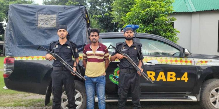 ঢাকা আশুলিয়ায় ১২,০০০ পিস ইয়াবাসহ একজনকে আটক করেছে র্যাব-৪