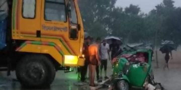বগুড়ার শেরপুরে ট্রাক-সিএনজির মুখোমুখি সংঘর্ষ একই পরিবারের তিনজনসহ মোট চারজন নিহত।