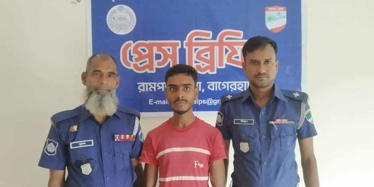 বাগেরহাটে রামপালে পুলিশের অভিযানে গাঁজাসহ গ্রেফতার ১