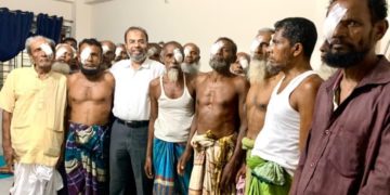 বাগেরহাটের চোখের আলো ফিরে পেলেন ৪৫৫ জন দরিদ্র মানুষ।