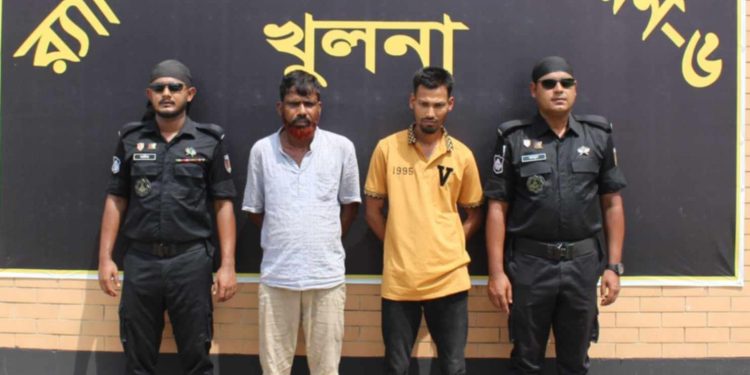 বাগেরহাটের মোল্লাহাটে ১০ কেজি গাঁজাসহ মাদক ব‍্যবসায়ী আটক ২
