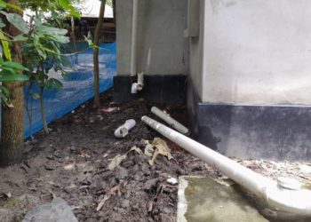 রামপালে বাড়ী ঘরে হামলা ভাংচুর হত্যার হুমকির অভিযোগ।