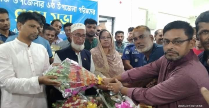 বাগেরহাট মোরেলগঞ্জে নির্বাচিত চেয়ারম্যান ও ভাইস চেয়ারম্যানদের দায়িত্ব গ্রহণ।