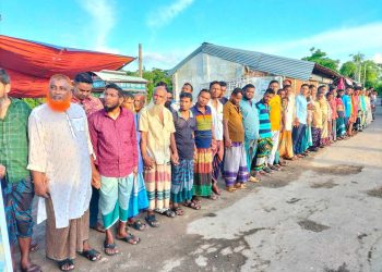 বাগেরহাটে প্রবীন আওয়ামী লীগ নেতাকে মারধর ও জখম কারীদের দৃষ্টান্তমূলক শাস্তির দাবিতে মানববন্ধন।