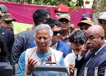 রংপুরে আবু সাঈদের কবর জেয়ারত করলেন অন্তর্বর্তী সরকার প্রধান ড. ইউনূস।