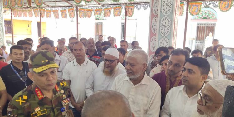 ধামরাইয়ে মাধব মন্দির পরিদর্শনে করেন পদাতিক ডিভিশনের জিওসি মেজর মোঃমঈন খান I