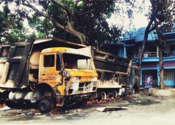 রৌমারীতে বিক্ষিপ্ত জনতা সাবেকএমপি-মন্ত্রীর বাড়ি ভাংচুর অপর দিকে ত্রান ও টাকার খনি।