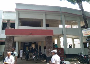 রৌমারী উপজেলা স্বাস্থ্য কর্মকর্তার বিরুদ্ধে দুর্নীতির নানা অভিযোগ উঠেছে । 