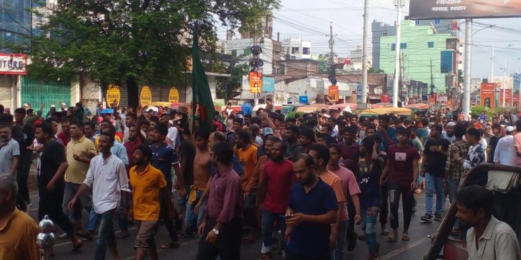 মুগ্ধ আবু সাঈদের রক্ত স্নাত বিজয় উল্লাসে বাংলাদেশ! 