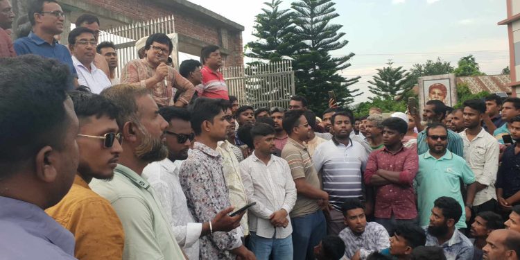 মাদারগঞ্জে বিএনপি’র সমাবেশে নেতাকর্মীদের সজাগ থাকার আহবান কেন্দ্রীয় নেতা বাবুলের।