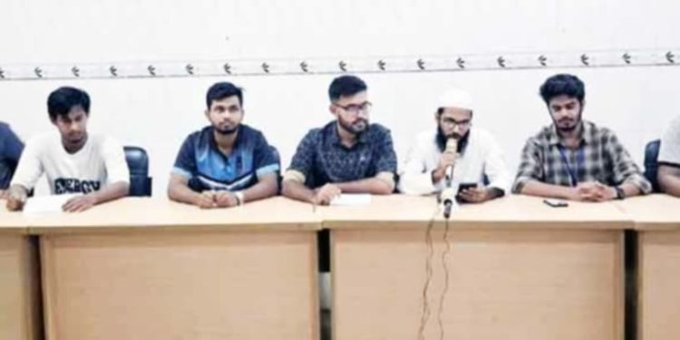 টাঙ্গাইলে সমন্বয়কদের সংবাদ সম্মেলন।