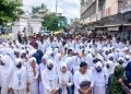 বাগেরহাটের মোরেলগঞ্জে অধ্যক্ষ হাফিজুর রহমানের পদত্যাগের দাবিতে শিক্ষার্থীদের বিক্ষোভ মিছিল।