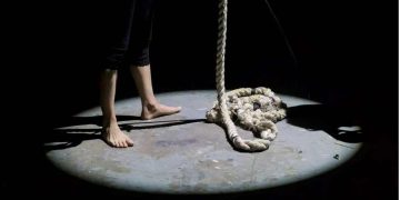 প্রেমিকাকে না পাওয়ার আক্ষেপে কলেজ ছাত্রের আত্মহত্যা।