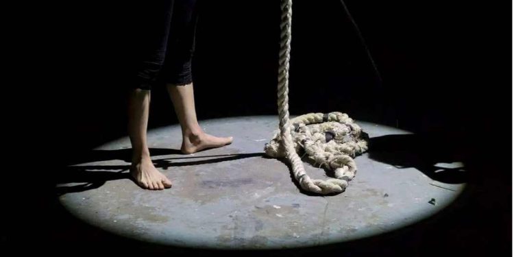 প্রেমিকাকে না পাওয়ার আক্ষেপে কলেজ ছাত্রের আত্মহত্যা।