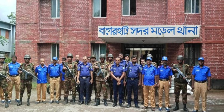 বাগেরহাটের থানার কার্যক্রম শুরু আইন-শৃংখলা পুনরুদ্ধারে সকলকে এক সাথে কাজ করতে হবে – পুলিশ সুপার