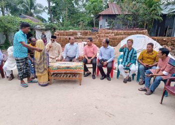 “বৈষম্য বিরোধী ছাত্র জনতার আন্দোলনে নিহত শহীদ শেখ শফিকুল ইসলাম শামীমের বাড়ি পরিদর্শন করেন ডিসি”
