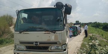 সরকারি সম্পদ রক্ষার্থে বেড়া উপজেলা প্রশাসনের ভ্রাম্যমান আদালতে ৩ জনের দুই বছরের কারাদণ্ড।